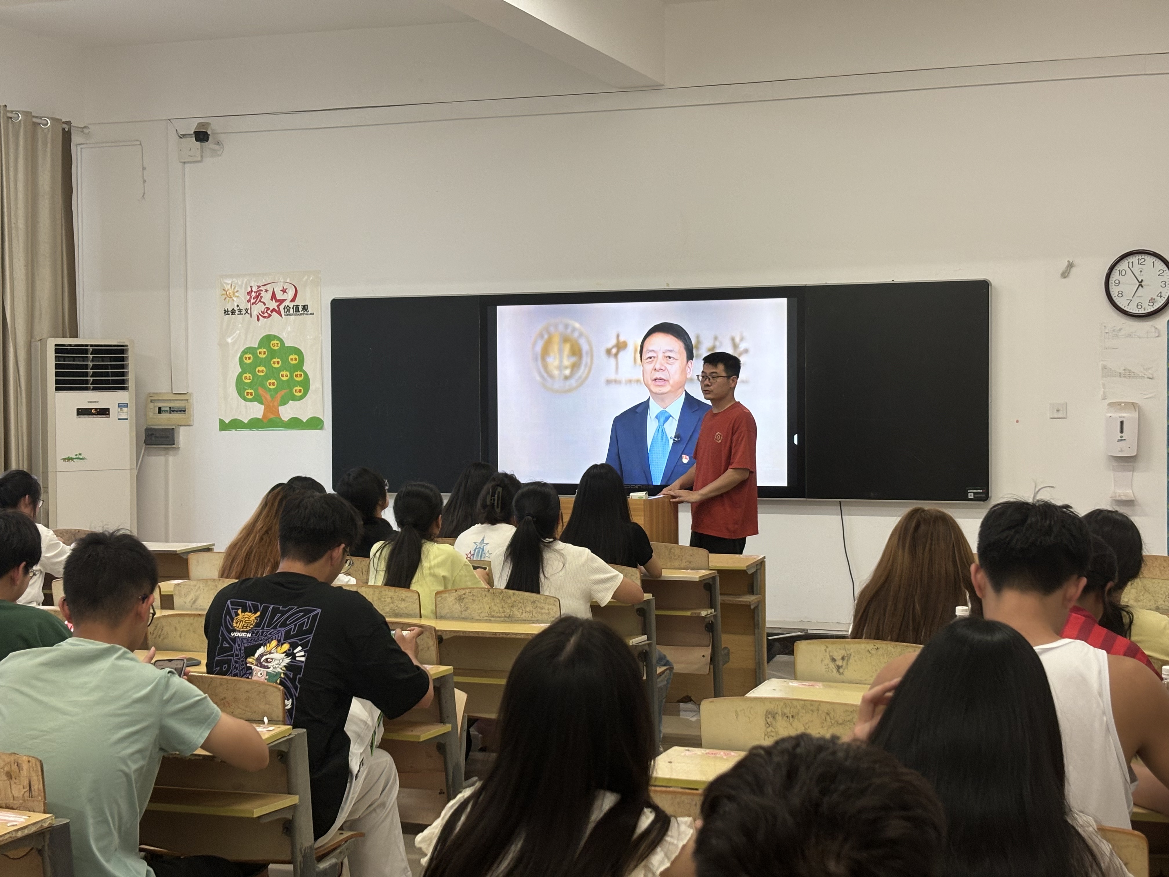 0bb52017f45d762a7b46dd43fed4e645