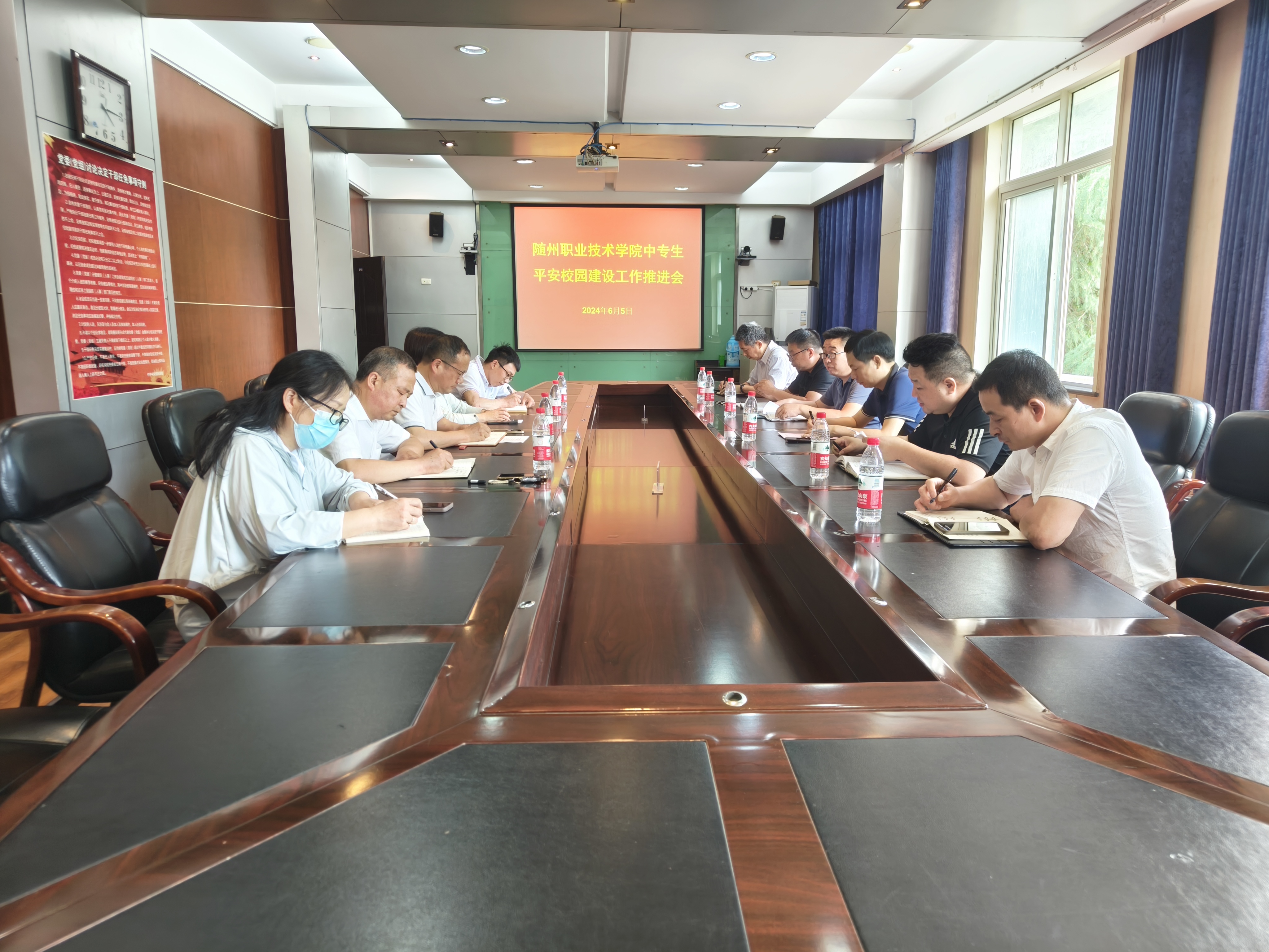 450b14d9a9609380dfcf55b073017ce